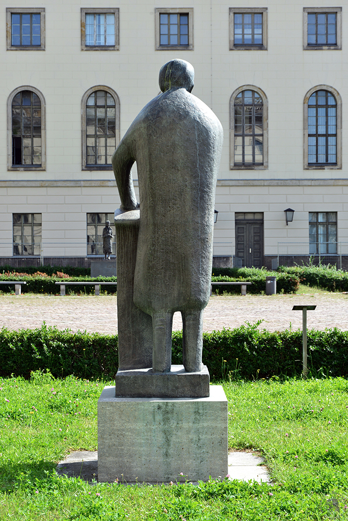 Bernhard Heiliger, Max Planck, 1948-49, Rückansicht, Fotos: Maja Klimt