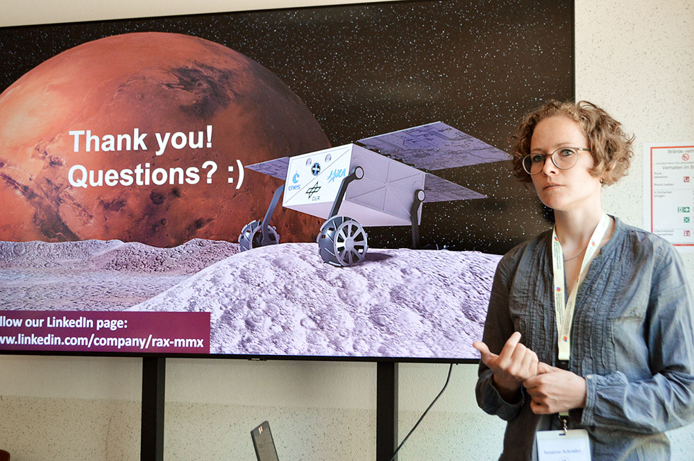 Susanne Schröder (DLR) during her talk on applied methods for extraterrestrial exploration